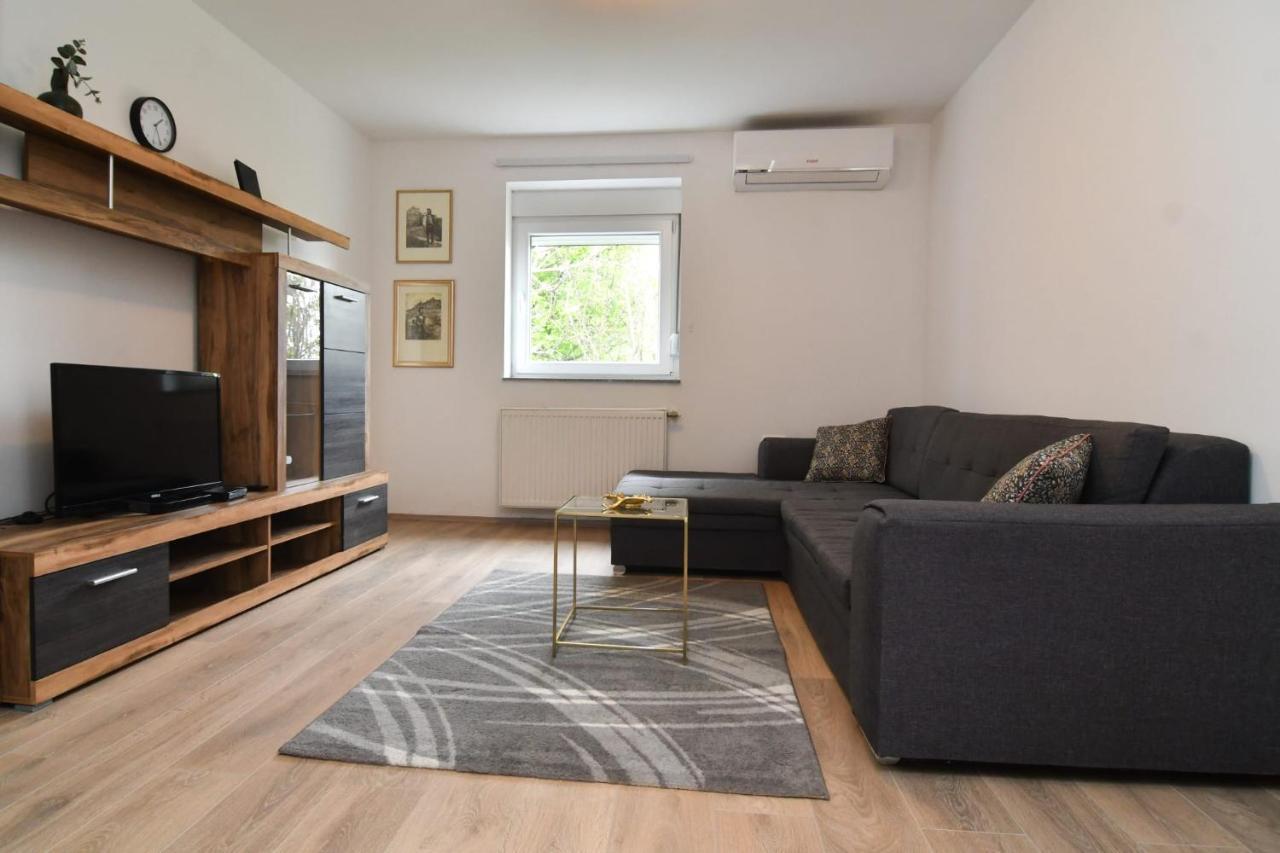 Apartman Gluic Sinj Exterior photo
